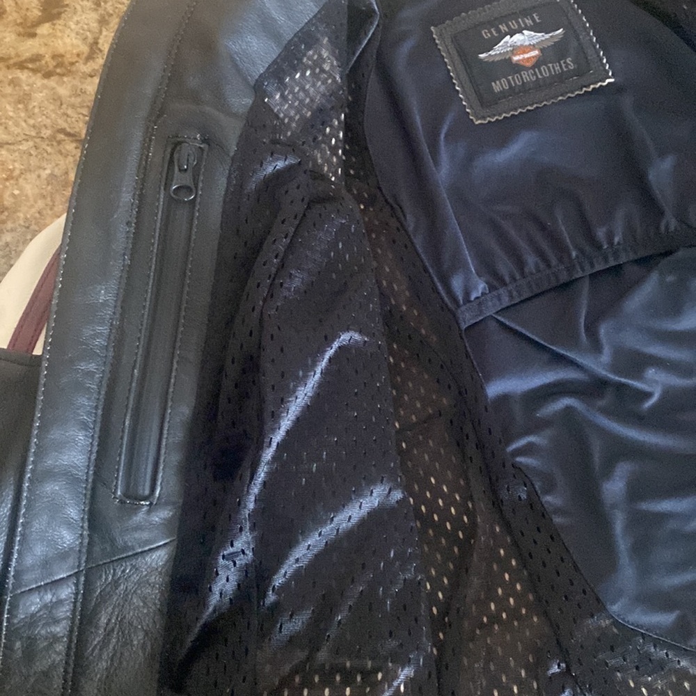 Authentic Harley Davidson Women's Alyssa Distressed Leather Jacket Medium EUC‍‍﻿ - Picture 7 of 8